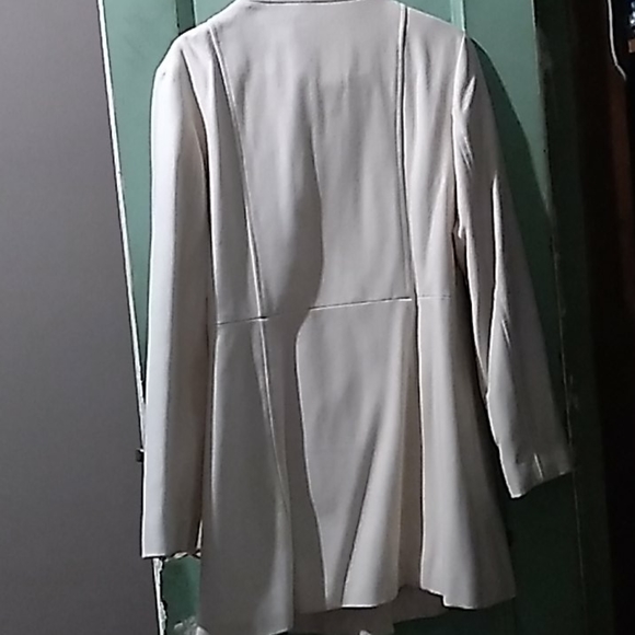 Coat with wool cream in good condition - Picture 4 of 9